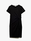 Drape Detaylı Bisiklet Yaka Krep Scuba Kumaş Kısa Kollu Elbise