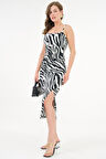 Siyah Zebra Desen Büzgü ve Yırtmaç Detaylı Askılı Örme Elbise