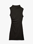 Slim Fit Drape Detaylı Dik Yaka Kolsuz Mini Kalem Elbise