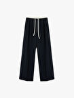 Beli Bağcıklı Geniş Paça Pantolon