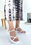 Pabucmarketi Beyaz Kemerli Parmak Arası Kadın Düz Sandalet