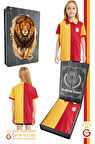 Galatasaray Orijinal Lisanslı Match Day Polo Çocuk T-shirt Gs Aslan Baskılı Hediyelik Ahşap Kutulu