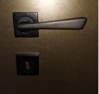 Tiviti Kapı Kolu Pıramit Oda Kare Rozet Mat Siyah