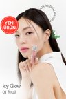 Uzun Süre Parlak Görünüm Sunan Lip Gloss MUZIGAE MANSION Icy Glow (01 Petal)