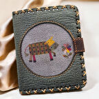 El Yapımı Kadın Cüzdan Vegan Deri İnek ve Çiçek Görselli Haki Renk