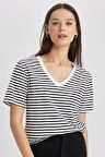 DeFacto Regular Fit V Yaka Çizgili Kısa Kollu Tişört X2715AZ24SMBK81