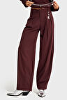 Kadın Bordo Renk Aksesuar Detaylı Bol Kesim Dokuma Kumaş Özel Tasarım Pantolon