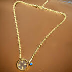 Göz Kamaştıran Şıklık: Altın Renk Çeyrek Altın Hazneli Çelik Kadın Kolye