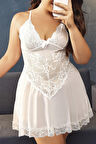 Litae Büyük Beden Beyaz Dantel İşlemeli İnce Askılı Gecelik