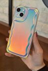 iPhone 15 Plus Uyumlu Zigzaglı Dalgalı Hologram Puf Kılıf