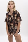 Kadın Vintage Kurukafa Desenli %100 Polyester Örme Kısa Kollu Gömlek