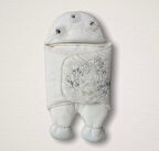 Yenidoğan Üç Çiçek Tavuskuşu Nakışlı Lüks Ayaklı Erkek Bebek Kundak Ekru