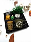Kişiye Özel Haki Kupa & Yapay Baykuş Saksı & Bambu Kapaklı Kavanozda Ihlamur & Bubble Mum & Kurabiye Hediye Seti