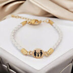 Sevgiyle Tasarlanmış 14 Ayar Altın Plakalı Beyaz Deri Tasarımlı Aile Bilekliği