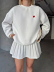 0 Yaka Kalp Nakışlı Kadın Sweatshirt