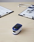 Kolay Kullanımlı Parmak Tipi Pulse Oksimetre Ev Tipi Kullanım