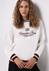 Regular Fit Yuvarlak Yaka Nakışlı Kadın Beyaz Sweatshirt