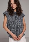 Fashion Fit Yuvarlak Yaka Metraj Baskılı Kadın Lacivert Kısa Kol Gömlek
