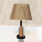 LEGNA ABAJUR SİYAH RATTAN KAHVERENGİ ŞAPKALI AHŞAP GÖVDELİ