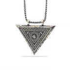 Ebuz Gümüş Üçgen İçi Açılabilen Tuğra Muskalık Kolye