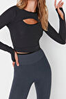 Stil Kadın Koyu Pencere Cut Out ve Baş Parmak Delik Detaylı Spor Üst Bluz Crop Örme Fitted Kalıp
