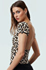 Yazlık Crop Bluz Leopar Desen Fitted Kalıp Mikro Likralı İnterlok Kumaş Zarifane Tasarım