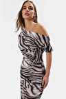 Yazlık Bodycon Maxi Elbise Asimetrik Yaka Animal Desen Örme Kumaş Zarifane Tasarım Modern Stil