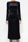 Kadın Moda Şık Midi Boy Kayık Yaka Slim Kadife Büzgülü Fitted Vücuda Oturan Esnek Örme Elbise