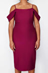 Kadın Moda Şık Büyük Beden Midi Boy Carmen Yaka Fitted Düz Bodycone Dokuma Büyük Beden Elbise