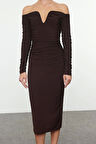 Kadın Moda Şık Midi Boy Carmen Yaka Fitted Vücuda Oturan Örme Elbise