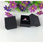 Hediye yüzük kolye kutusu ürünle birlikte satın alınız tek kutu satışı yoktur takı ile birlikte hediye paketi yaptırmak isteyen müşteriye özeldir 