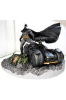 Batman ve Batmobile Obje Batman Batman Arabası Masaüstü Dekoratif Obje Büyük Boy 25CM