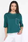 Zincir İşlemeli Cep Detaylı Kadın Tişört