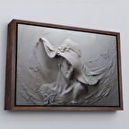 Beyaz Çerçeveli Kabartma Görünümlü Şapkalı Kadın Kanvas Duvar Tablosu