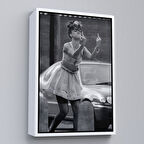 Beyaz Çerçeveli Beyonce Umrumda Değil Haraketi Duvar Tablosu