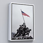 Beyaz Çerçeveli Amerika Bayrağı Diken Askerler Dekoratif Duvar Tablosu