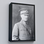 Siyah Çerçeveli Atatürk Portre Tablosu Mustafa Kemal Atatürk Dikdörtgen Dekoratif Kanvas Tablo