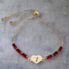 Canlı Kalp Motifli ve Büyüleyici Kırmızı Taşlı 14 Ayar Altın Plakalı I Bilekliği