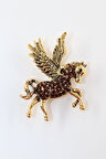 Kanatlı pegasus atı broş. Yaka iğnesi pegasus broş. Taşlı at broş. Kadın broş. Erkek broş. At broş.