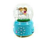 Kar Küresi Kurmalı Büyük Boy Parkta Mutlu Çift Kar Küresi