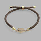 Benzersiz Kalp Figürlü ve Kahverengi Örgülü 14 Ayar Altın Plakalı Kübra Bilekliği