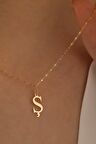 14 Ayar Altın İnce Aynalı Zincir Ş Harfi Plaka Kolye