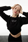 Bel Korse Detaylı Crop Slogan Baskılı Sweatshirt