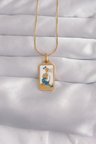 316L Çelik Gold Renk Beyaz Mineli Kız Figür Tarot Kolye 5886
