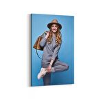 Olla 16995D Model / Manken Görseli Dikey Kanvas Tablo (Ölçü: 80X120)