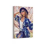 Olla 16985D Model / Manken Görseli Dikey Kanvas Tablo (Ölçü: 70X105)