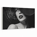 Olla 16828Y Model / Manken Görseli Yatay Kanvas Tablo (Ölçü: 150X100)