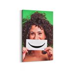 Olla 16776D Model / Manken Görseli Dikey Kanvas Tablo (Ölçü: 100X150)