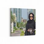 Olla 16752K Model / Manken Görseli Kare Kanvas Tablo (Ölçü: 25X25)