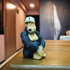 Benzersiz Şapkalı Goril Figürü – El Yapımı Koleksiyonluk Sanat Heykeli- Mükemel orijinal tasarım